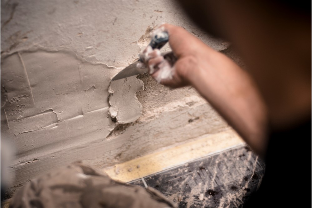 Why Does Wall Plaster Smell Of Rotten Eggs?